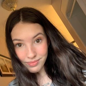 Meet your Posher, Avery